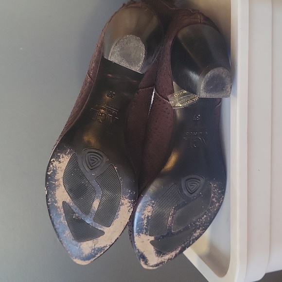 AGL Attilio Giusti Leombruni Women's Brown Textured Leather Boot SZ 37 / US 6.5 - Picture 5 of 7